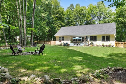 Busy Bee Bungalow : 3  BR, 2  BA House in Alanson, Sleeps 8