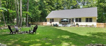 Busy Bee Bungalow : 3  BR, 2  BA House in Alanson, Sleeps 8