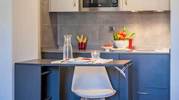 Studio – superior, byutsikt | Eget kjøkken