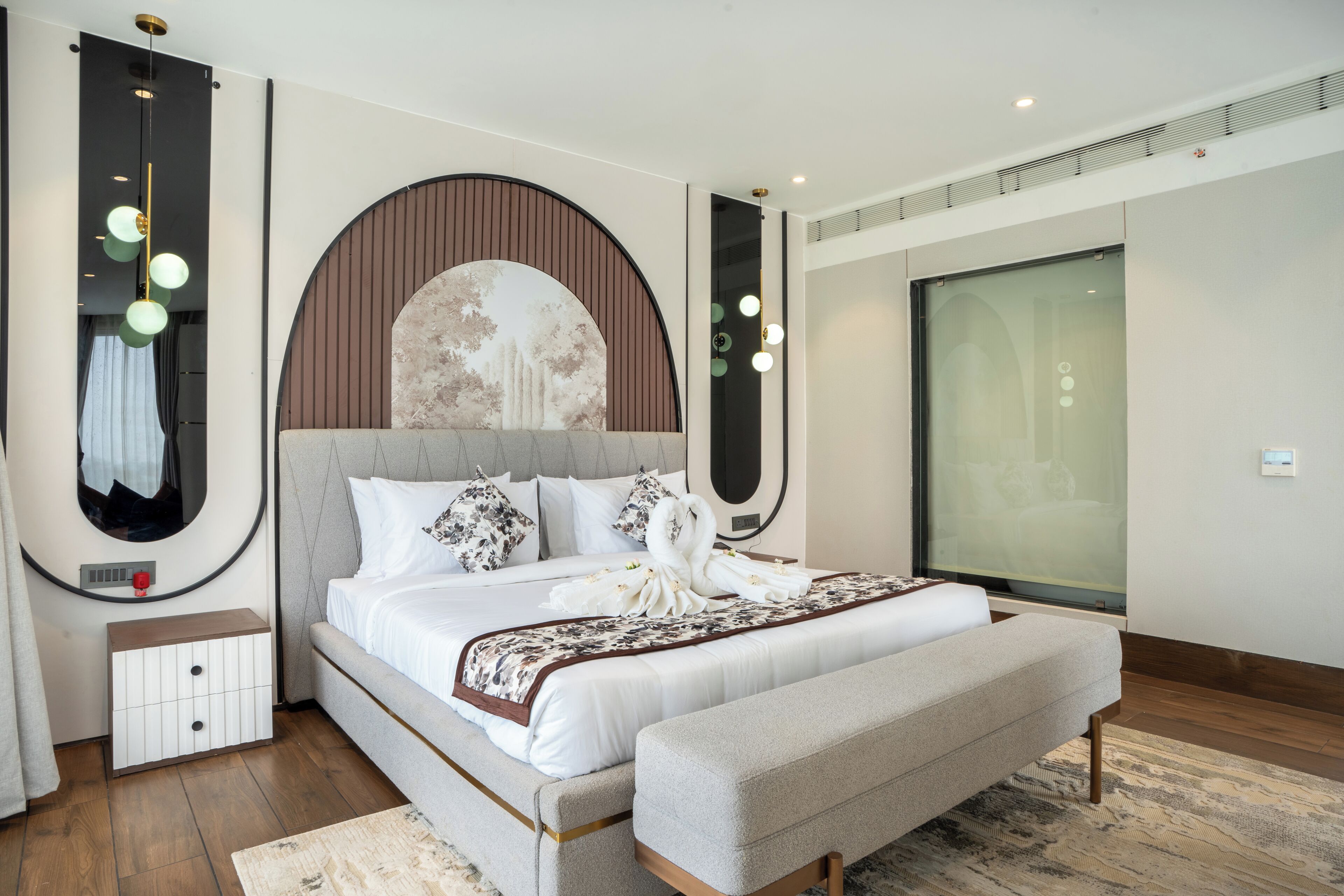 Luxury Suite, City View