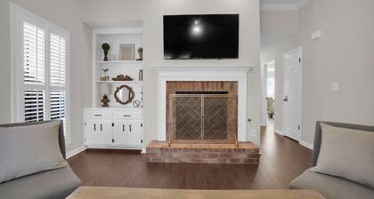 Comfortable 2BR Near Gunter AFB Whitewater