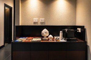 Interior - Cuevas Home Relais  (Naples)