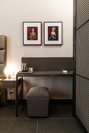 Deluxe tweepersoonskamer, balkon, uitzicht op de stad | Interieur