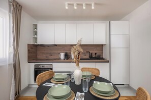 Leilighet – standard, 1 soverom, balkong (Apt Xenia Walk To Beach /w Balcony) | Eget kjøkken