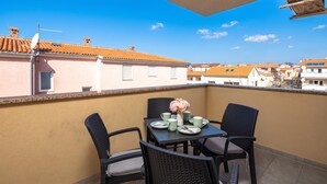 Căn hộ Tiêu chuẩn, 1 phòng ngủ, ban công (Apt Xenia Walk To Beach /w Balcony) | Ban công