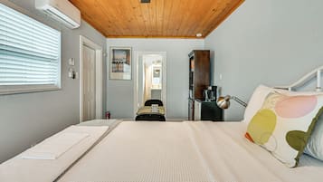 Apartment (0 Bedroom) | Interior