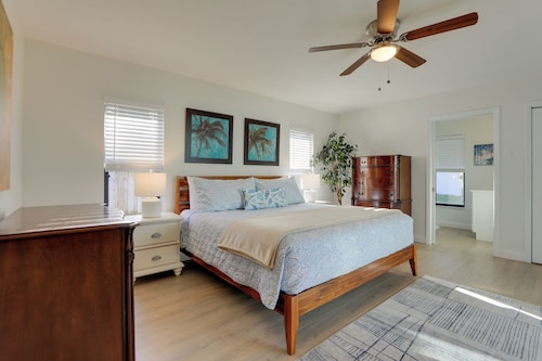 Fun in the Sun: Largo Home < 1 Mi to Beach Access!
