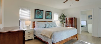 Fun in the Sun: Largo Home < 1 Mi to Beach Access!