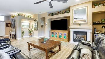 House (3 Bedrooms) | Interior