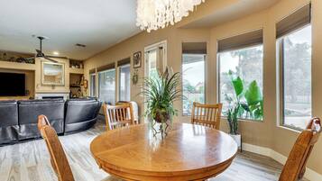 House (3 Bedrooms) | Interior