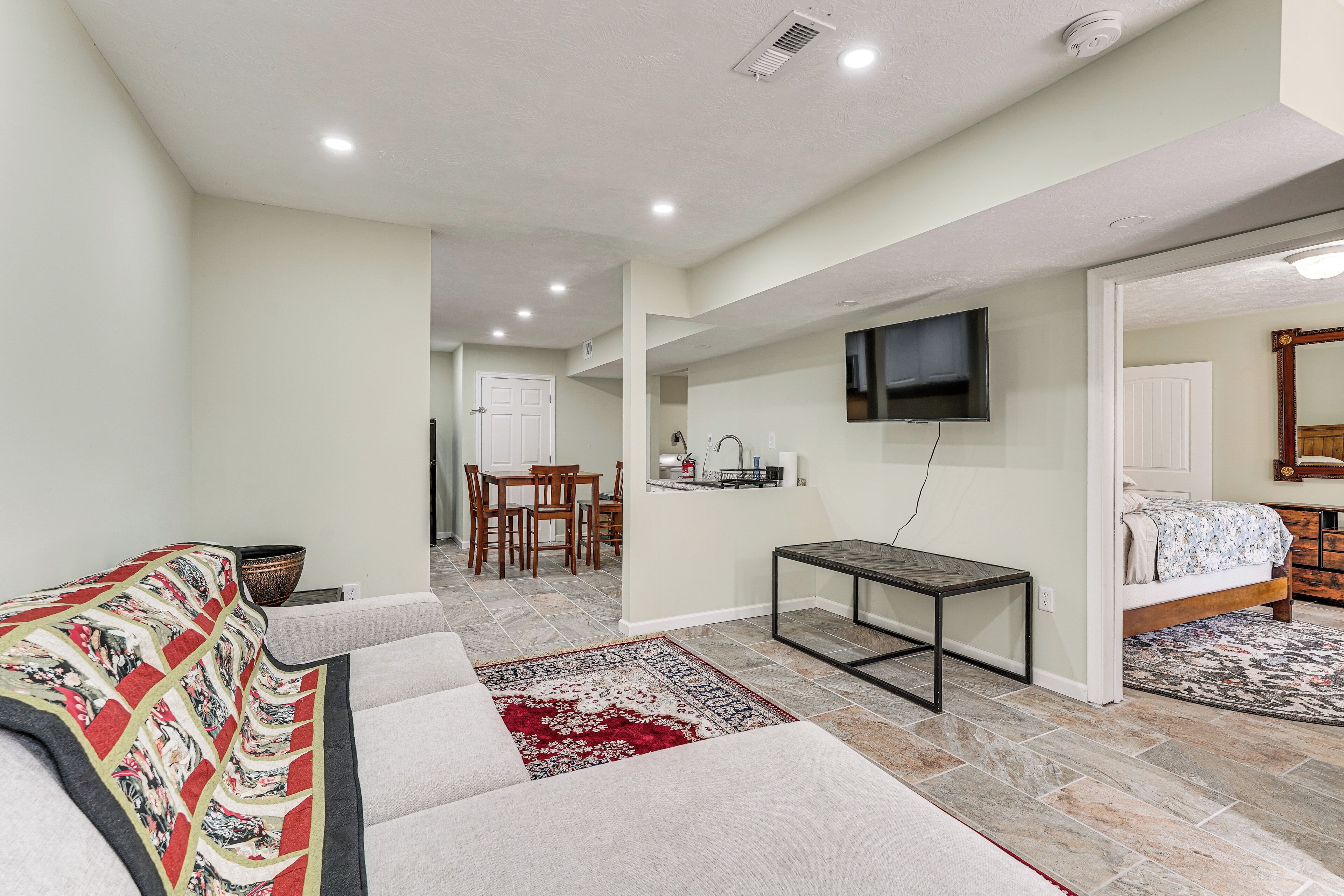 Apartment (1 Bedroom) | Interior