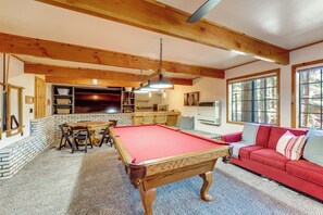 Interior - Multiple Decks! Cabin 1 Mi to Big Bear Lake Access (Big Bear Lake)