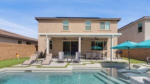 Nhà (5 Bedrooms) | Mặt tiền nơi lưu trú