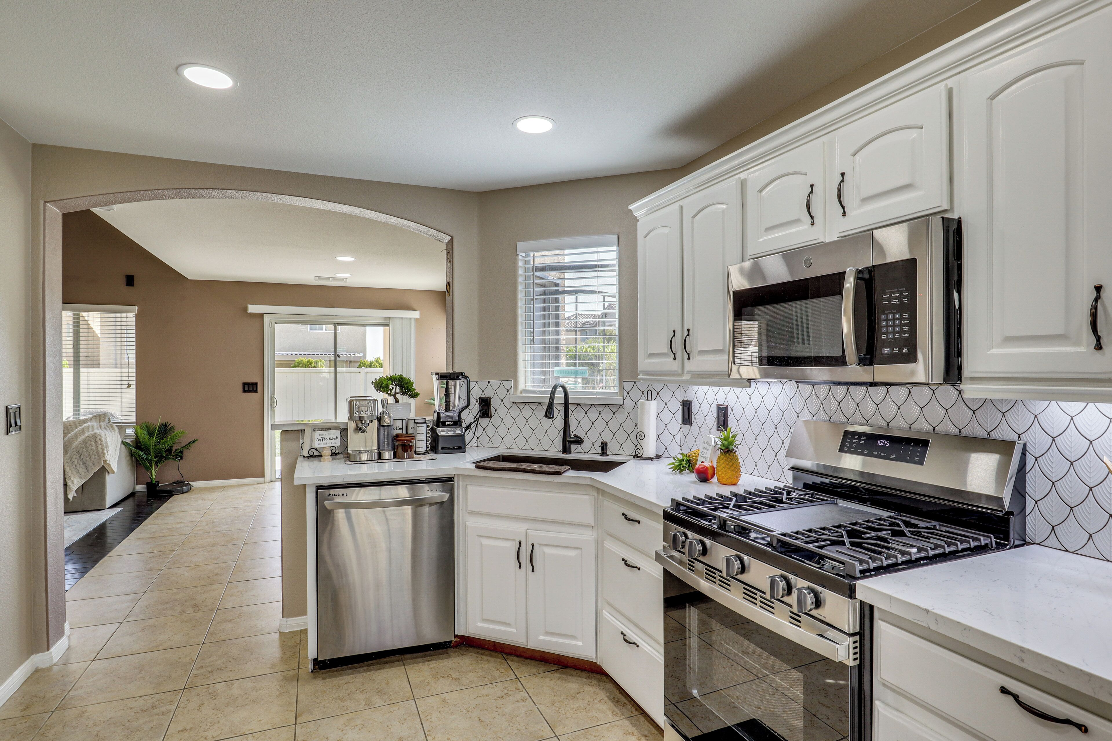 House (3 Bedrooms) | Interior