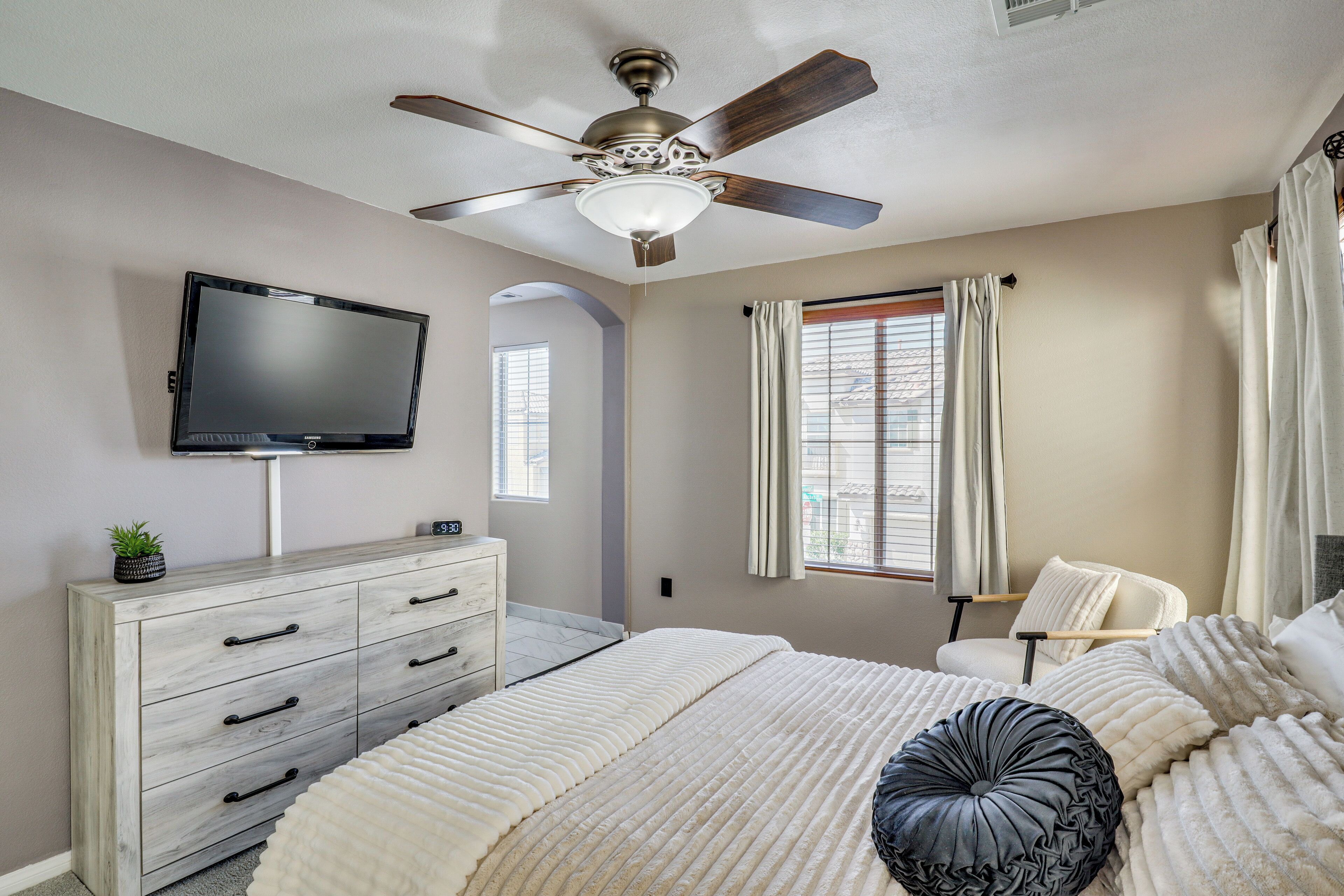 House (3 Bedrooms) | Interior