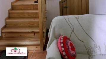 Chalet, 3 Bedrooms, Mountain View | Interior