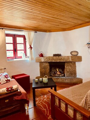 Casa, 2 habitaciones, vista a la montaña | Área de sala de estar