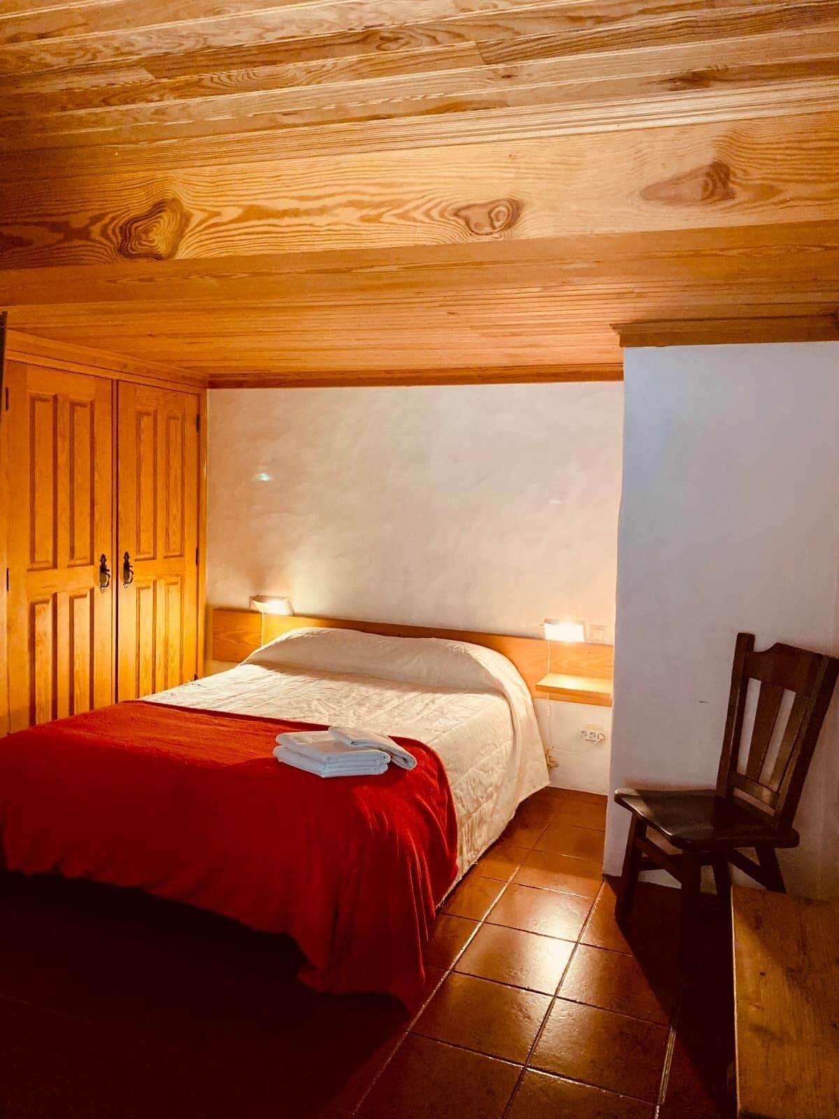 House, 2 Bedrooms, Mountain View