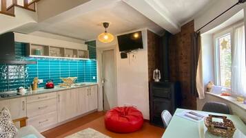 House, 1 Bedroom, Balcony, Garden View | Living area