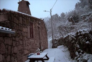 Casa, 3 habitaciones, vista a la montaña | Restaurante al aire libre