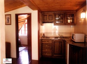 House, 3 Bedrooms, Mountain View | Private kitchen