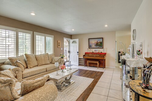 Home in San Diego Area w/ Outdoor Entertainment!