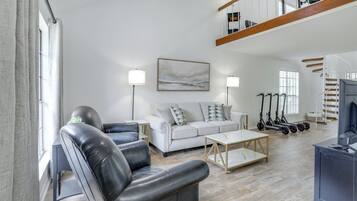 Apartment (2 Bedrooms) | Front of property