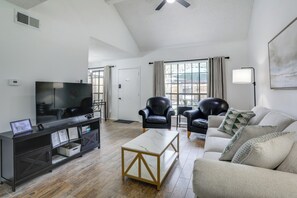 Apartment (2 Bedrooms) | Bahagian dalam