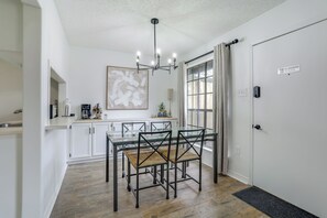 Apartment (2 Bedrooms) | Bahagian dalam