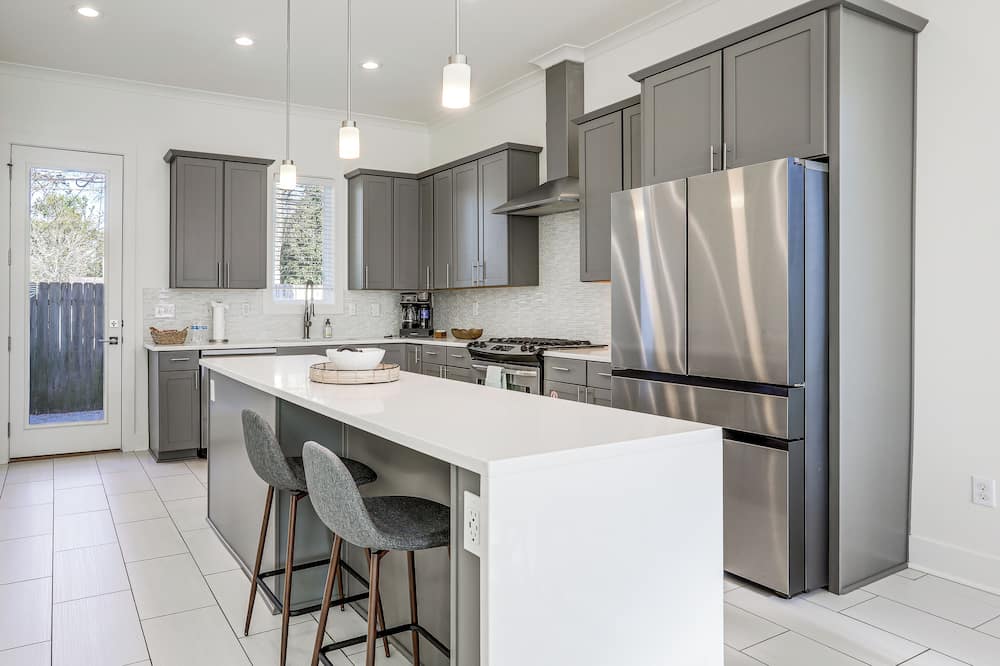 Modern 3BR Retreat - Near Bluebonnet & Hospitals - Plaquemine, LA