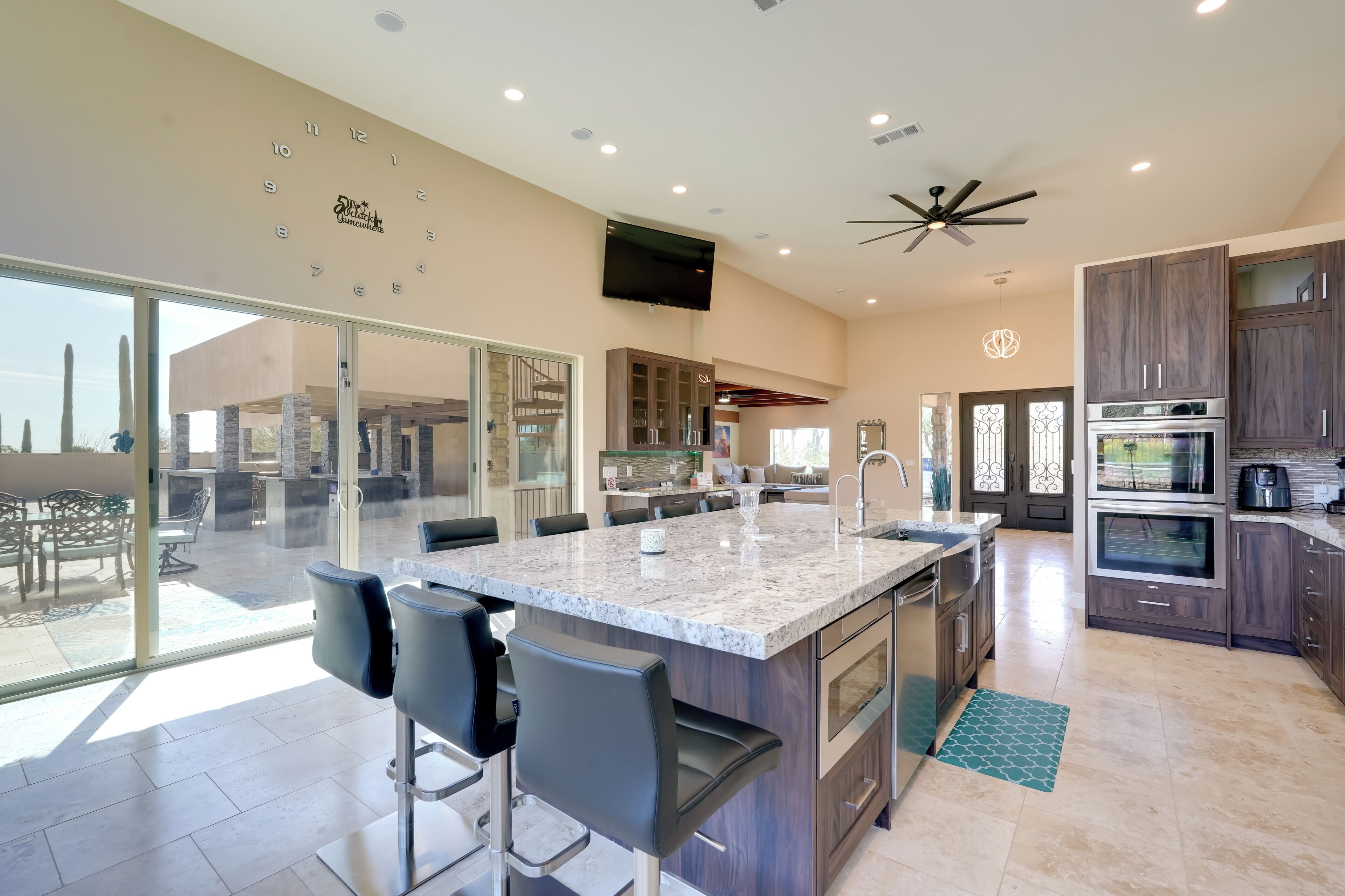 House (5 Bedrooms) | Interior