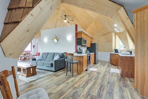 Interior - Unique Dome Home in Menomonie: 2 Mi to Main St! (Menomonie)