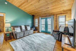 House (2 Bedrooms) | Interior