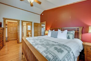 Interior - Hot Tub & Smoky Mtn Views! Bryson City Cabin (Bryson City)