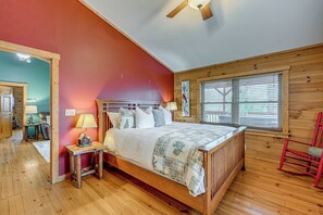 Interior - Hot Tub & Smoky Mtn Views! Bryson City Cabin (Bryson City)