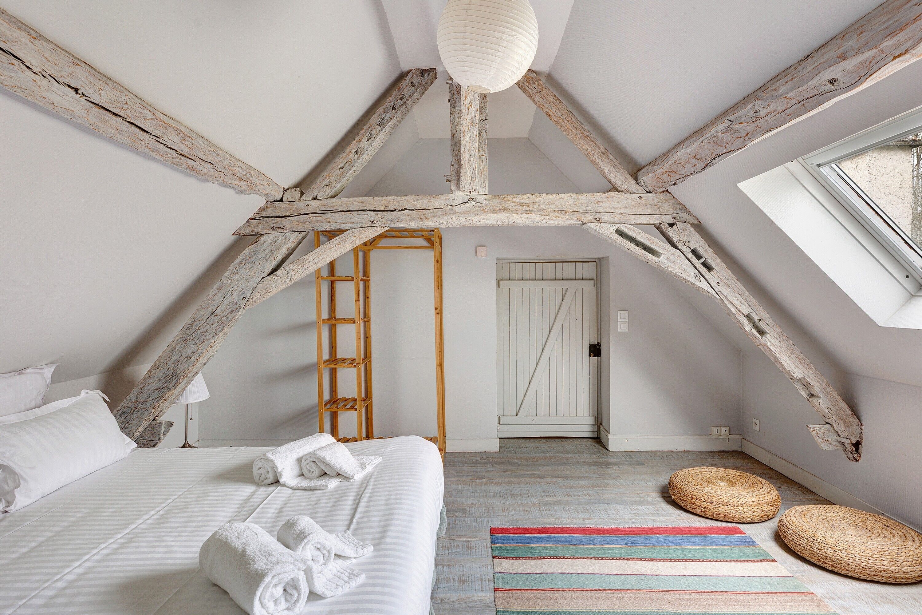 5 chambres, fer et planche à repasser, Wi-Fi, draps fournis