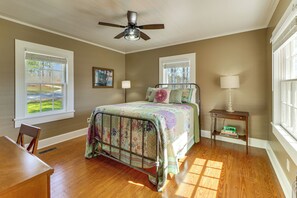 Interior - Pet-friendly 'railroad Cottage' Near Wedowee Lake (Lineville)