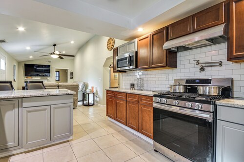 Bring Your Pets! Getaway 1 Mi to Uptown Lexington