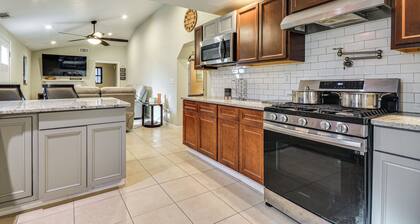 Bring Your Pets! Getaway 1 Mi to Uptown Lexington