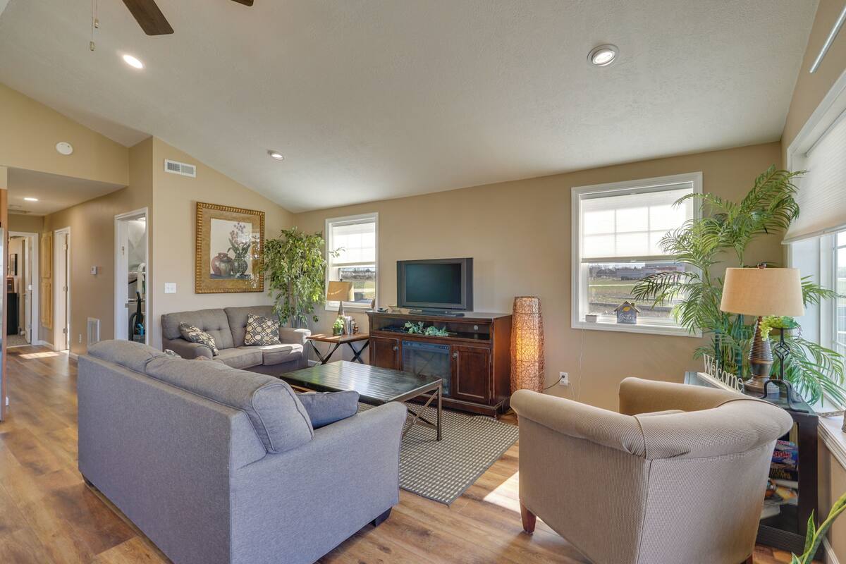 House (2 Bedrooms) | Front of property