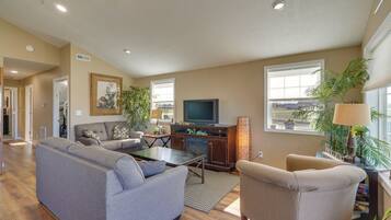House (2 Bedrooms) | Front of property