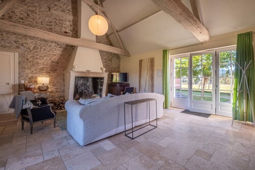 La Beausserie – Domaine de La Trigalière with Shared Pool