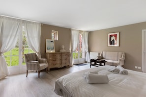 6 chambres, fer et planche Ă repasser, Wi-Fi, draps fournis
