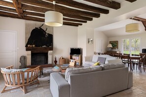 TV, fireplace, DVD player, table tennis