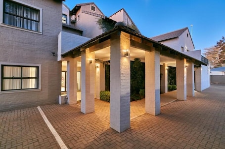 Exterior. Golden Crystal Hotel