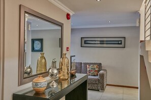 المنشأة من الداخل