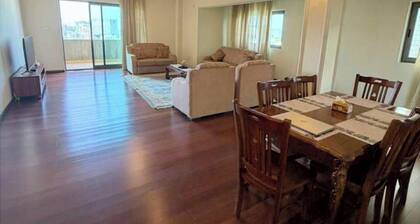 Luxury Oasis: 2-bedroom apartment w/ downtown city views