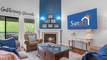 Condo, 4 Bedrooms | Living area