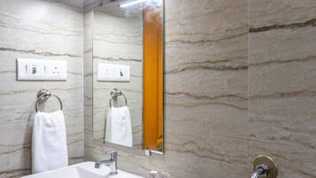 Luxury Villa, Garden View | Bathroom