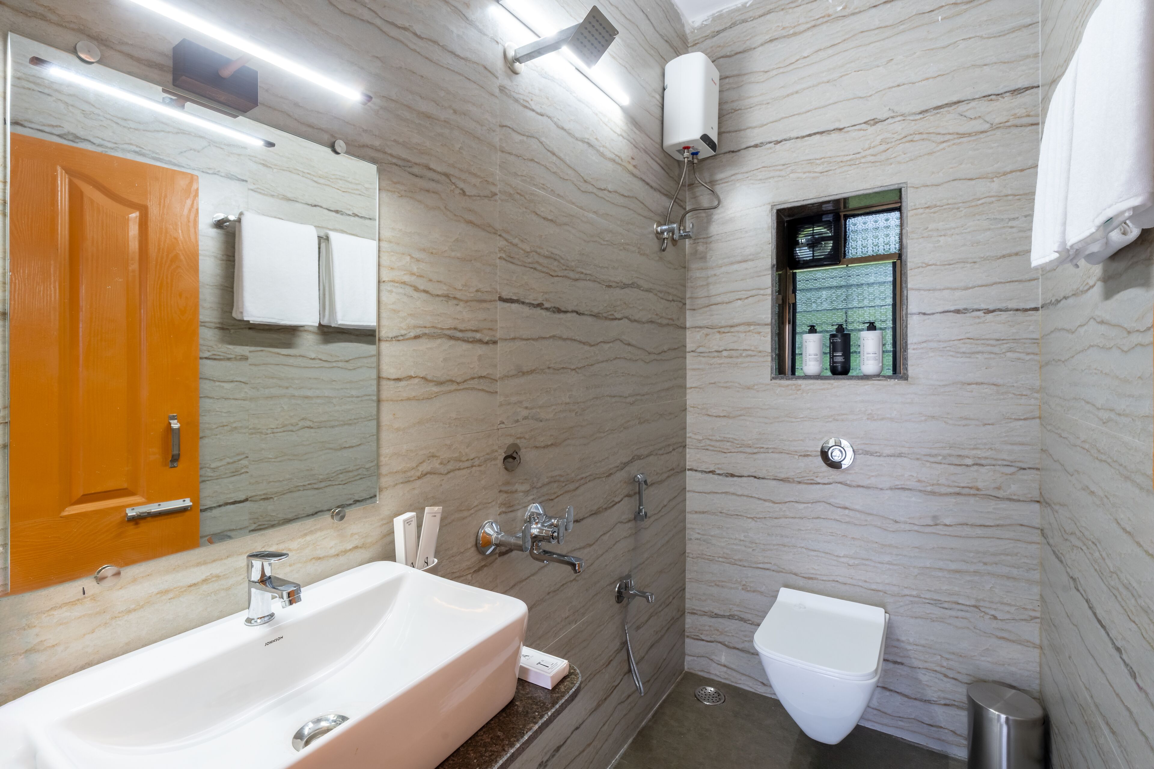 Luksus-villa - udsigt til have | Badeværelse